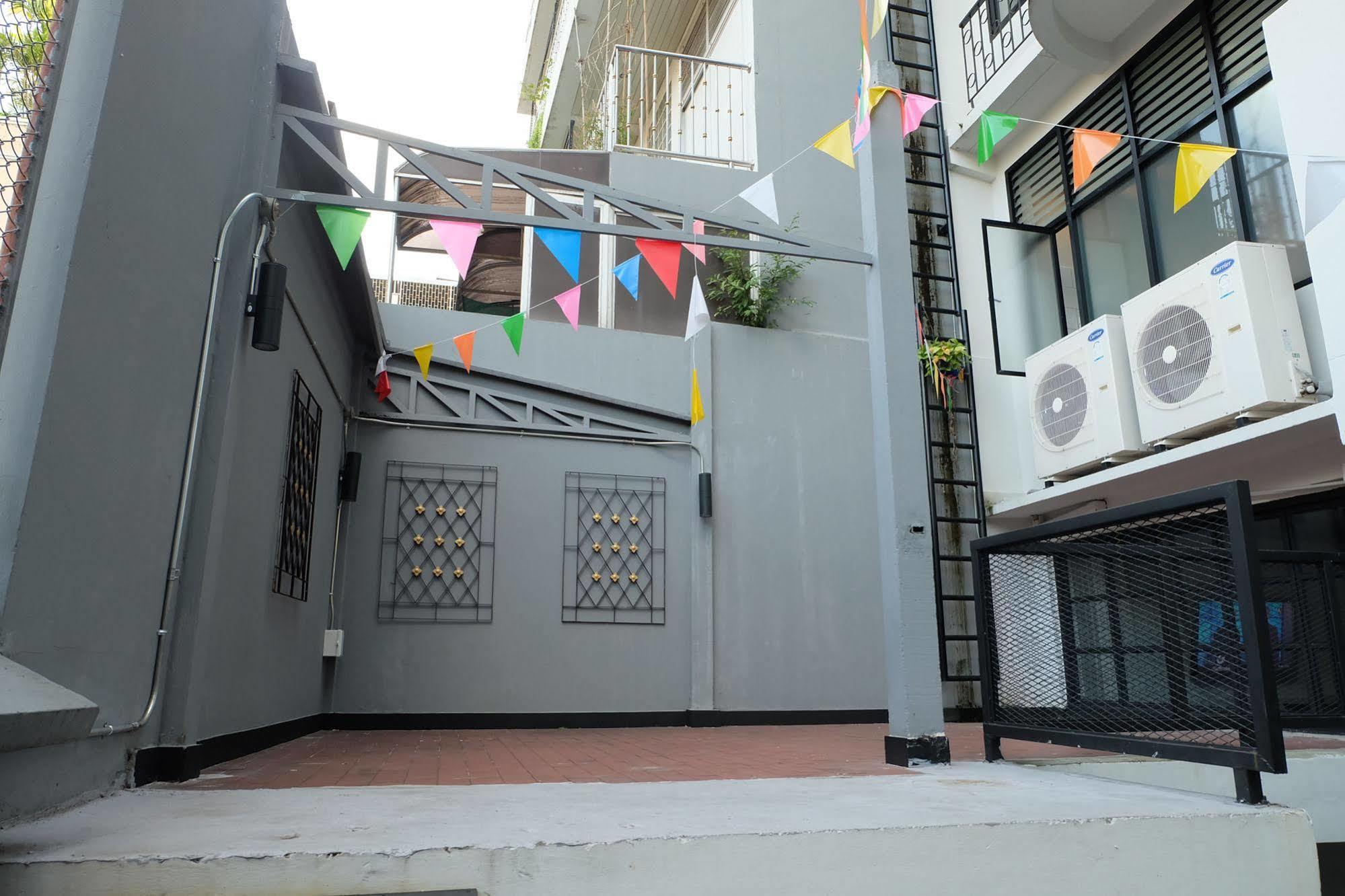 Puck Hostel 曼谷 外观 照片