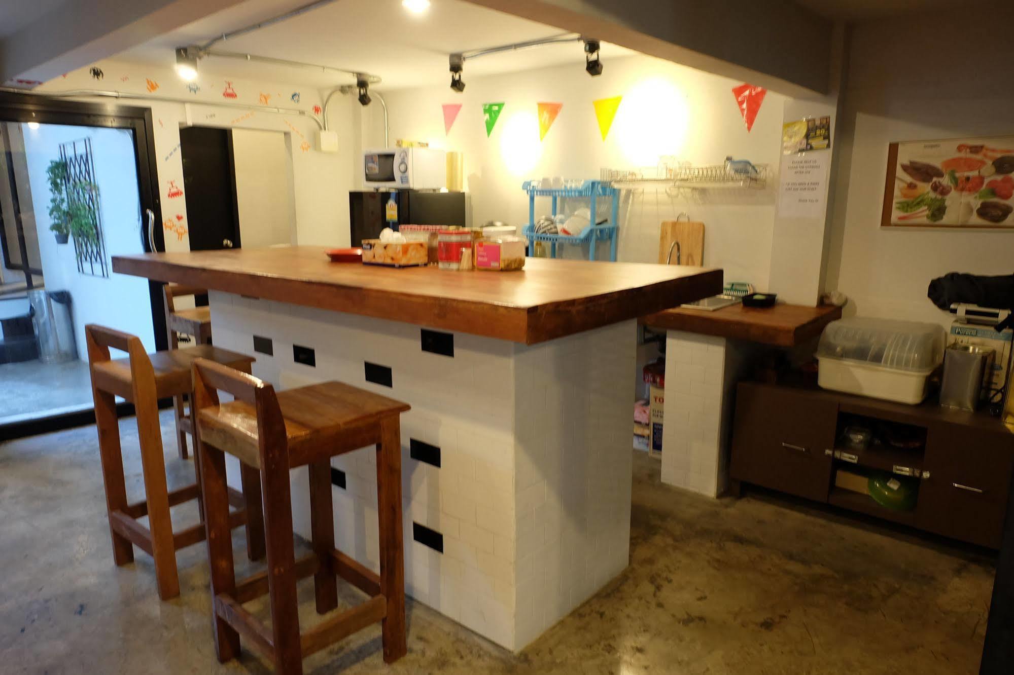 Puck Hostel 曼谷 外观 照片
