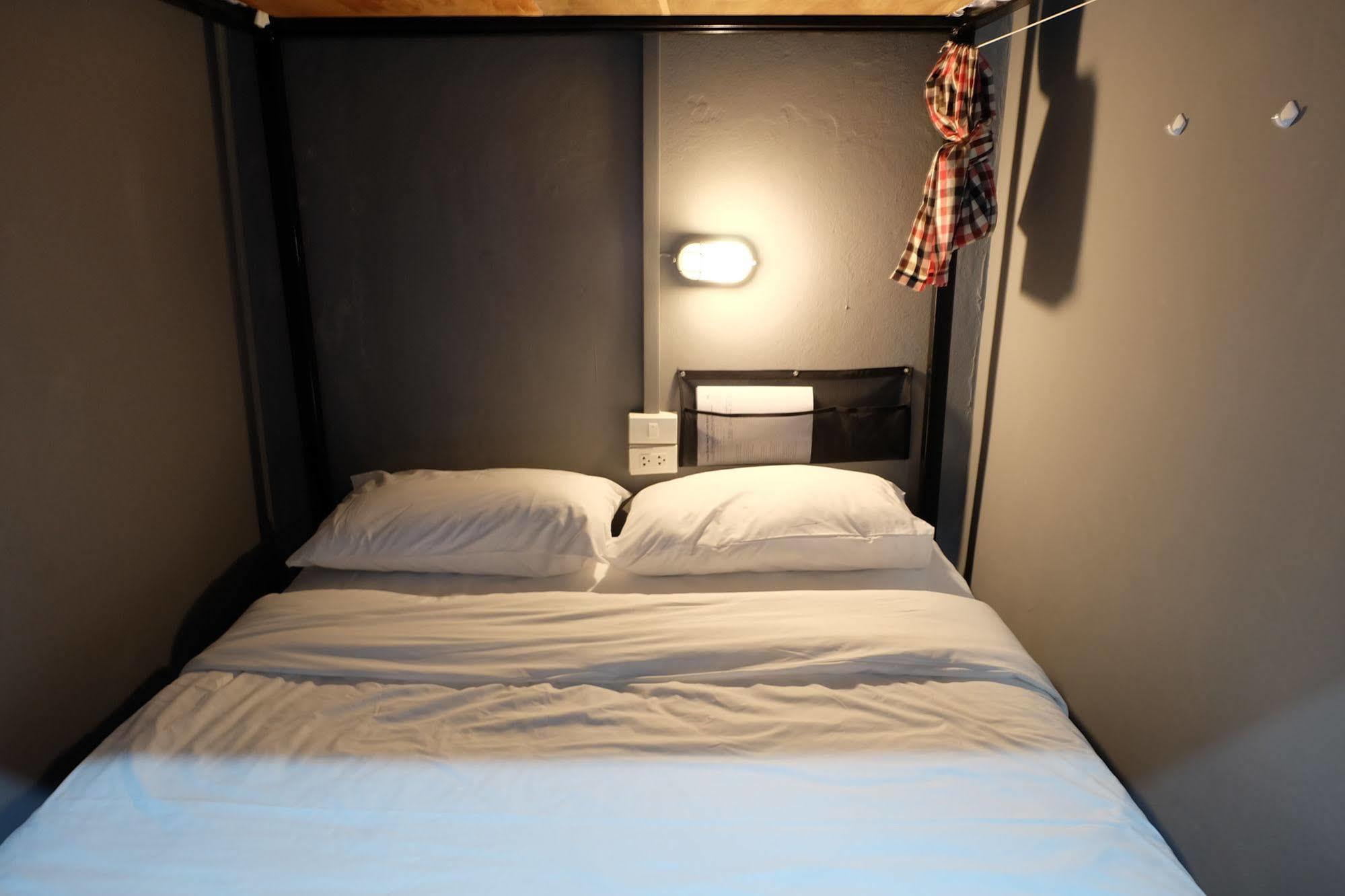 Puck Hostel 曼谷 外观 照片