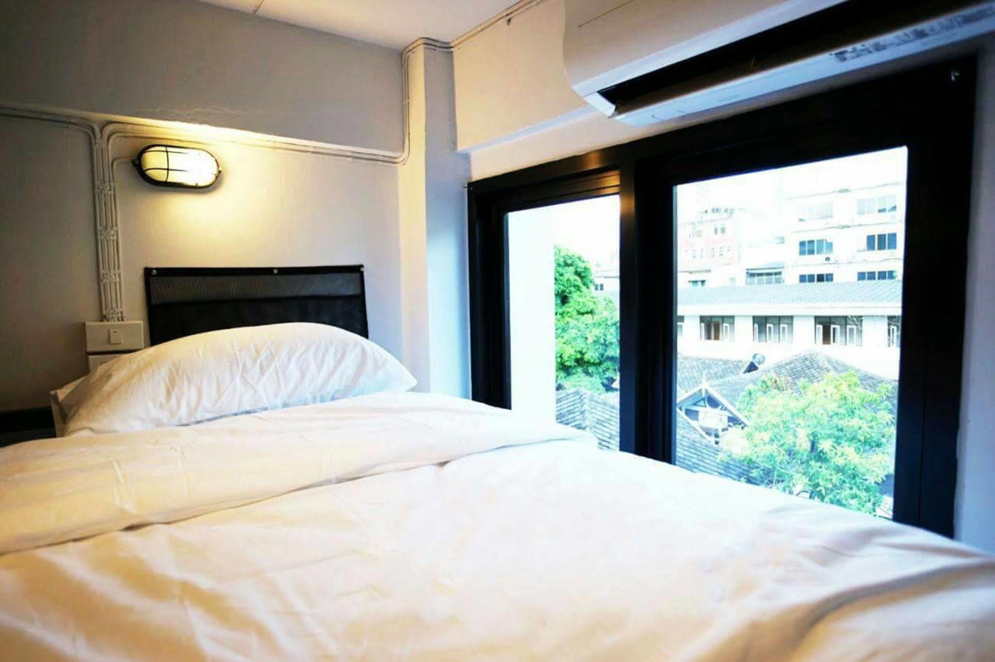 Puck Hostel 曼谷 外观 照片