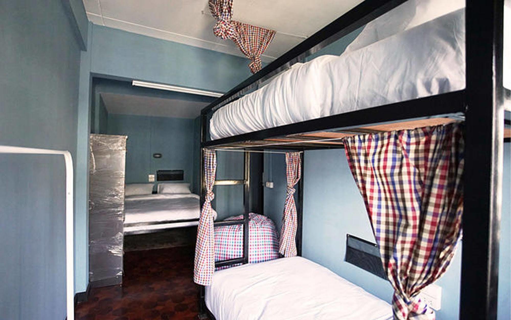 Puck Hostel 曼谷 外观 照片