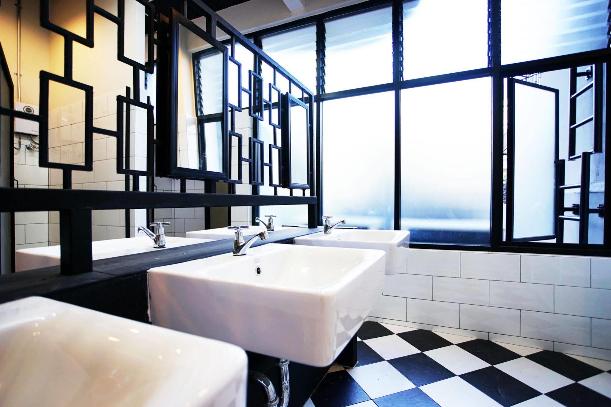 Puck Hostel 曼谷 外观 照片