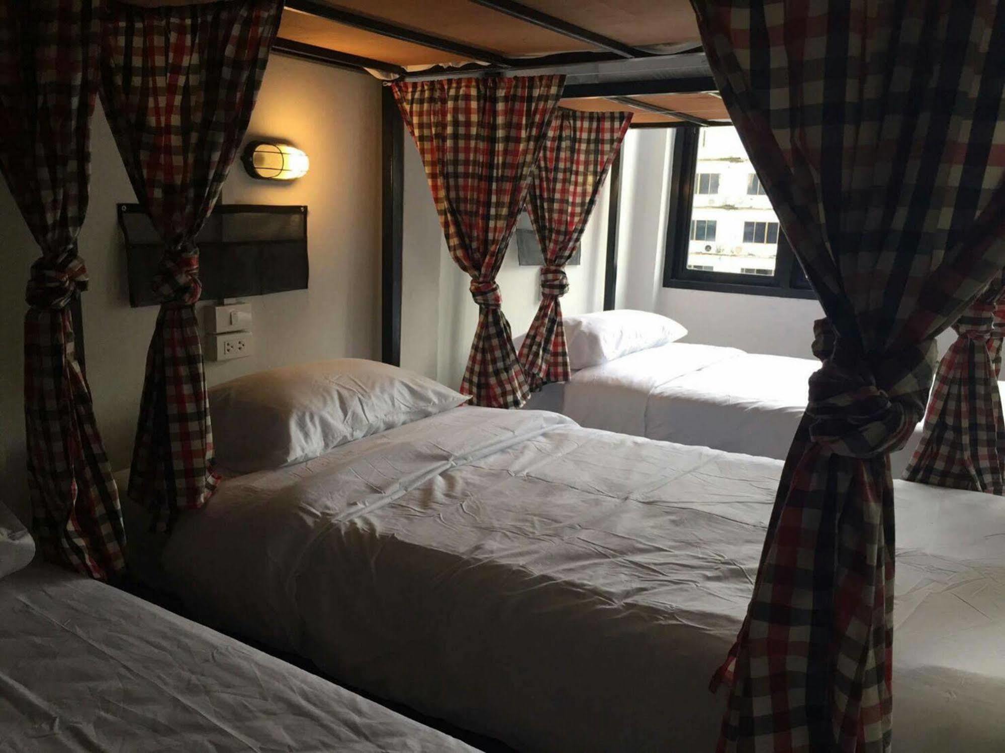 Puck Hostel 曼谷 外观 照片