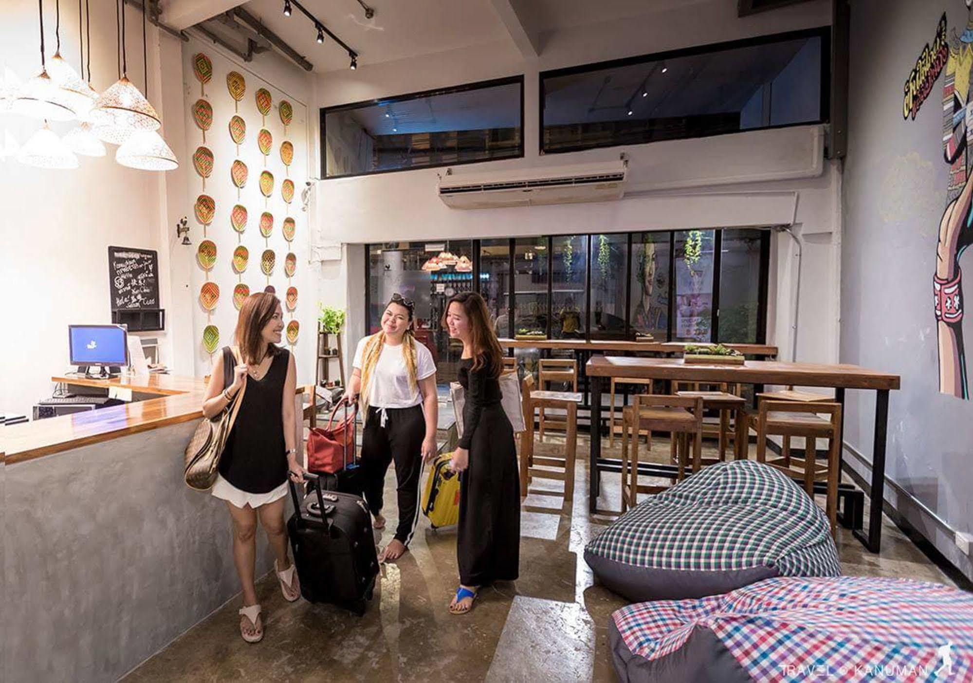 Puck Hostel 曼谷 外观 照片